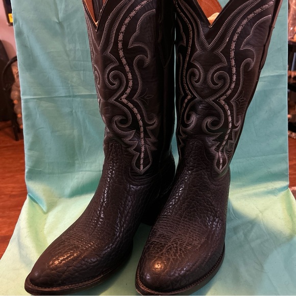 Boots - Picture 6 of 8